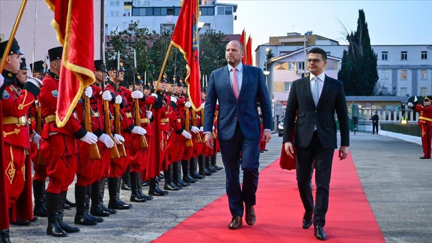 ministri-vengu-pret-homologun-belg:-thellim-i-bashkepunimit-ne-industrine-e-mbrojtjes