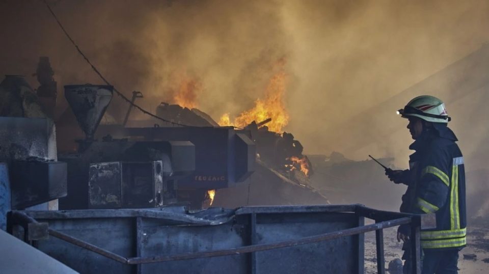 rusia-pa-meshire-ndaj-infrastruktures-energjetike-te-ukraines,-600-mije-banore-iken-nga-kievi-qe-nga-9-janari!-autoritetet:-putin-do-te-thyeje-rezistencen-me-depresion!