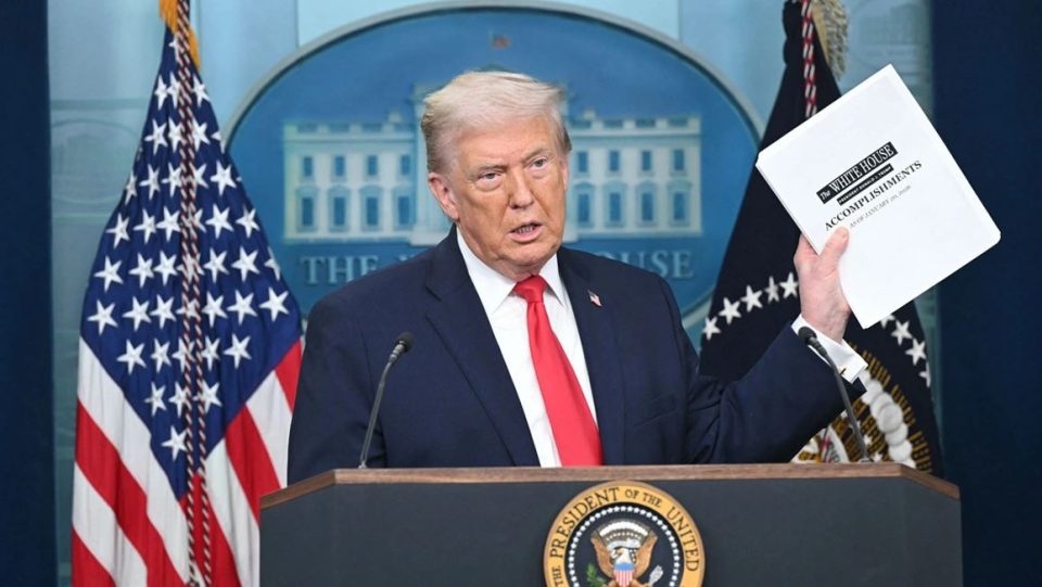 “do-ta-shihni-se-sa-larg-do-te-shkoj-me-groenlanden!”-trump-ironizon-lideret-evropiane:-kur-s’jam-prane,-macron,-merz-dhe-starmer-behen-te-ashper!-ndalova-8-luftra,-meritoja-‘nobel’-in