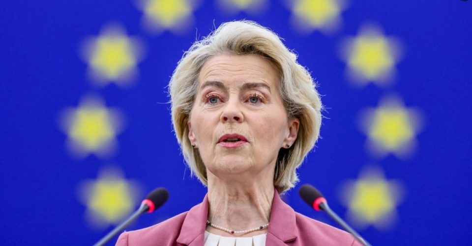 e-katerta-ne-7-muaj,-ursula-von-der-leyen-i-mbijeton-perseri-mocionit-te-mosbesimit-ne-parlamentin-europian!-presidentja-e-ke-nuk-ishte-e-pranishme