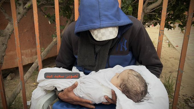 foshnja-gjashtemuajshe-vdes-nga-i-ftohti-ekstrem-ne-kampin-al-mawasi-ne-gaza