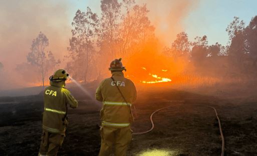 ne-kulmin-e-dimrit,-australia-perfshihet-nga-i-nxehti-rekord-dhe-me-temperatura-deri-ne-48-grade!-zjarre-masive-dhe-deme-kolosale-(video)