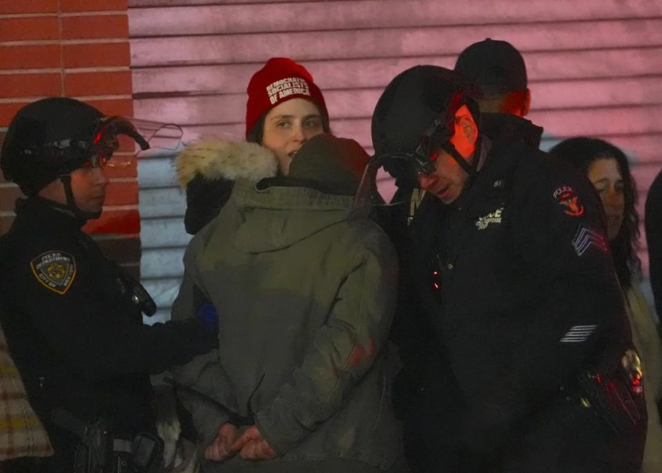 dhjetera-te-arrestuar-ne-nju-jork-pas-protestes-kunder-ice-se-ne-manhattan