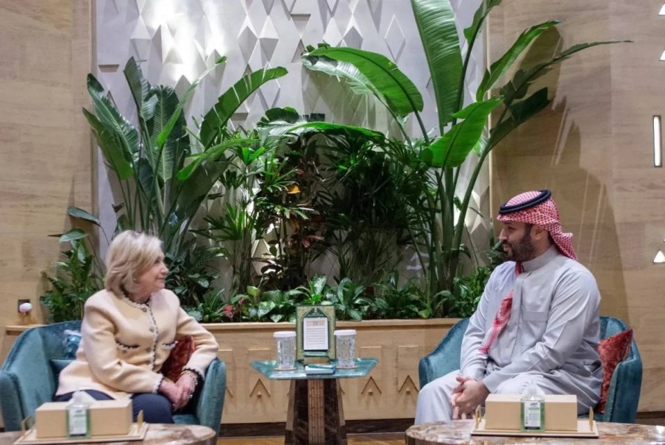 mohammed-bin-salman-priti-hillary-clinton-in-ne-riad