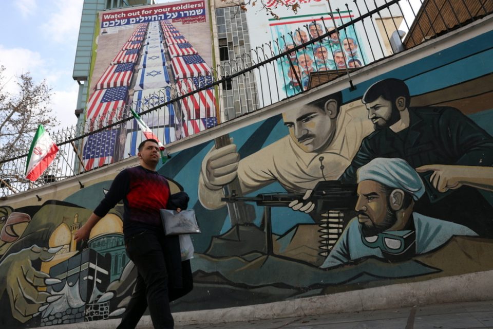 reuters:-fushate-masive-per-te-ndaluar-protestat-ne-iran,-mijera-te-arrestuar-nga-regjimi
