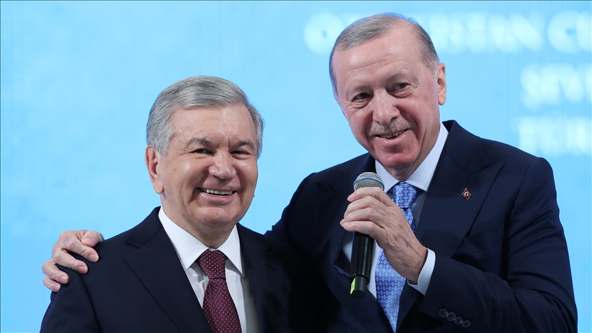 presidenti-i-uzbekistanit:-turqia-po-behet-nje-nga-qendrat-e-reja-gjeopolitike-te-fuqise-ne-bote