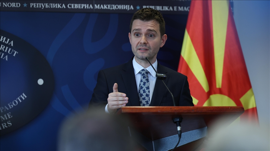 ministri-i-jashtem-i-maqedonise-se-veriut-diskuton-me-komisaren-e-be-se-zgjidhjen-e-sfidave-te-transportuesve