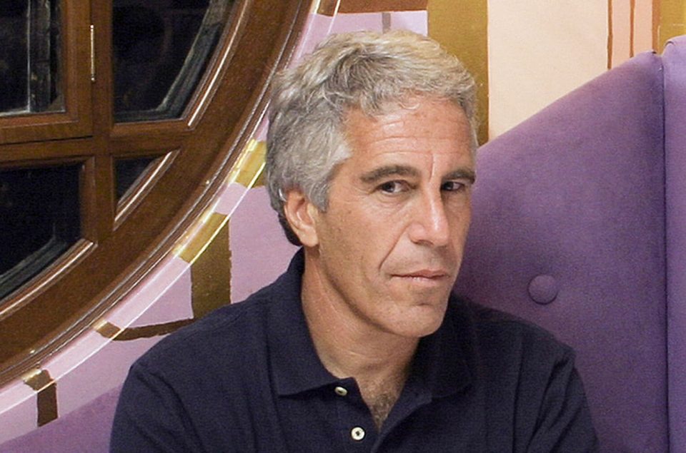 departamenti-i-drejtesise-ne-shba-publikon-mbi-3-milione-faqe-dokumente-lidhur-me-jeffrey-epstein,-mbi-2-mije-video-dhe-180-mije-foto!-ja-cfare-eshte-fshire-nga-dosja