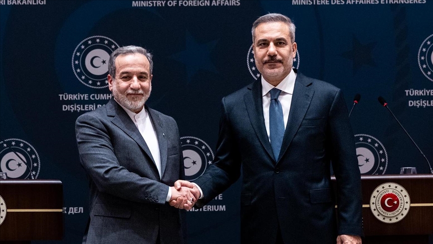 ministri-i-jashtem-iranian:-teherani-mbeshtet-diplomacine-rajonale,-pershendet-qendrimin-e-turqise-ndaj-gazes