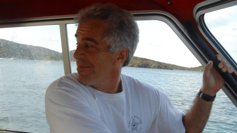 epstein-trondit-serish-boten,-lekundje-dhe-ne-shqiperi