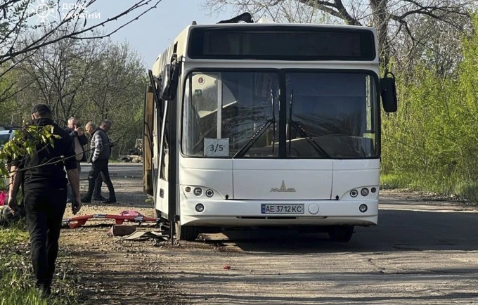 12-te-vrare-nga-nje-sulm-rus-prane-nje-autobusi-ne-ukraine