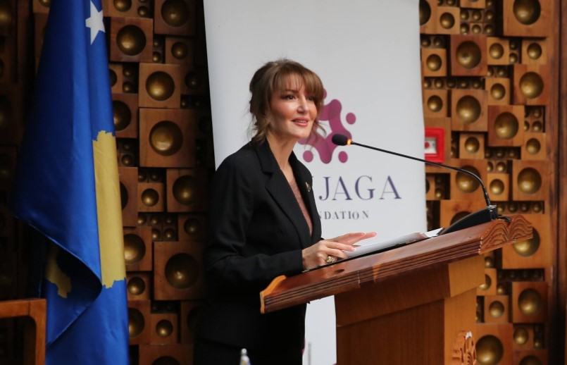 mediat-e-kosoves-raportuan-se-emri-i-saj-ishte-ne-dosjen-“epstein”,-reagon-atifete-jahjaga:-permendet-presidenti-i-vendit,-por-nuk-jam-une!