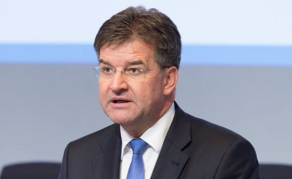 “ndihem-si-nje-idiot”-–-iu-zbuluan-mesazhet-me-epstein,-lajcak:-kam-qene-ne-apartamentin-e-tij,-por-s’kishte-vajza!-s’me-ka-folur-kurre-per-kete,-ndergjegjen-e-kam-te-paster