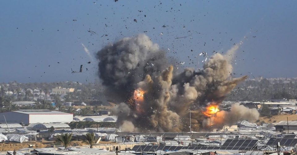 gaza,-9-te-vdekur-nga-sulmet-izraelite,-mes-tyre-edhe-tre-femije!-idf:-iu-pergjigjem-terroristeve-qe-hapen-zjarr,-nje-oficer-u-plagos!