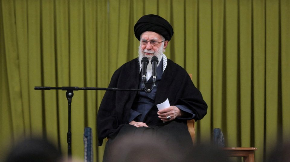 shba-refuzon-kerkesen-e-iranit-per-ndryshimin-e-vendit-dhe-formatit-te-bisedimeve,-pezullohet-takimi