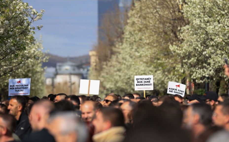 sot-protestohet-kunder-shtrenjtimit-te-tarifave-te-energjise-elektrike