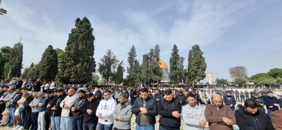 mijera-besimtare-falen-namazin-e-xhumase-ne-al-aksa