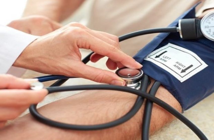 ja-si-te-mbani-nen-kontroll-tensionin-e-larte-te-gjakut-cdo-dite