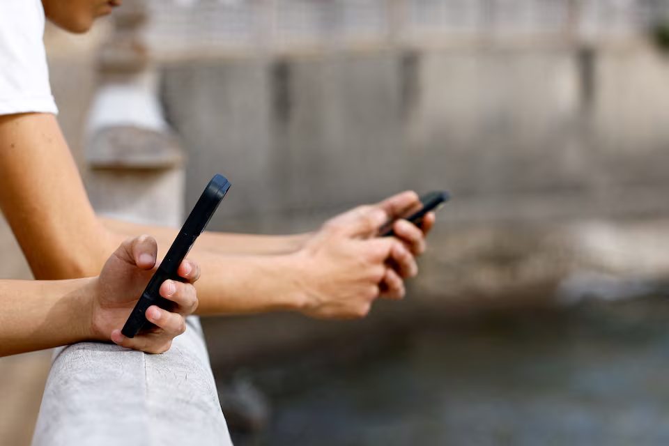 cekia-“pro”-ndalimit-te-rrjeteve-sociale-per-femijet