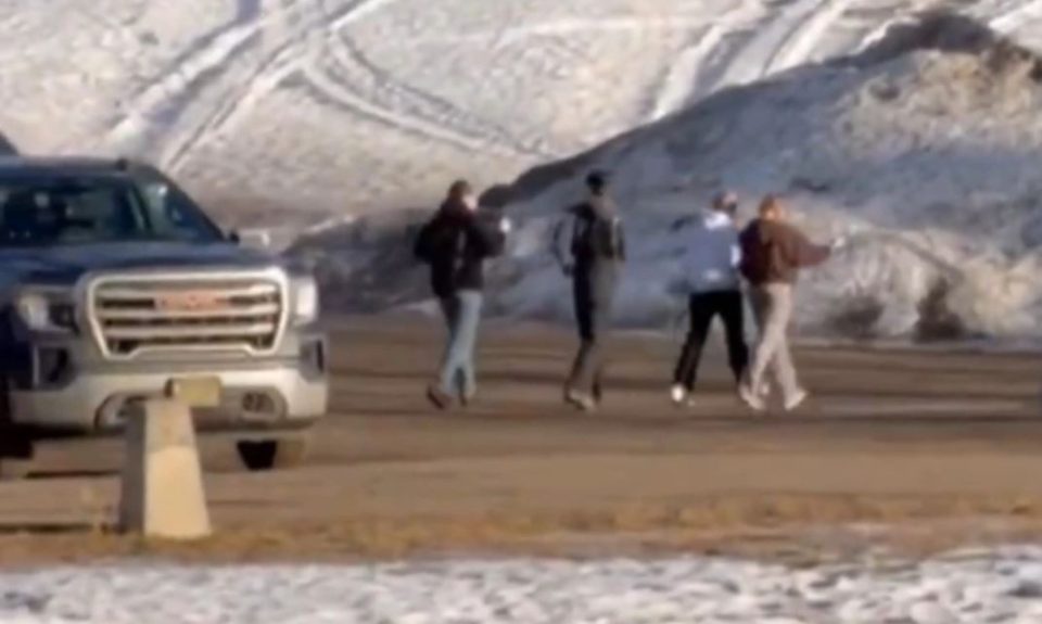 video/-masakra-me-10-te-vrare-dhe-25-te-plagosur-brenda-shkolles-ne-kanada,-dalin-pamjet-e-para!-femije-e-mesues-vrapojne,-deshmia-e-nxenesit:-dyert-u-mbyllen-dhe…