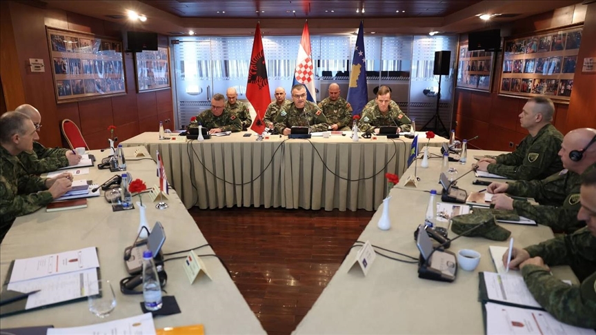 mbahet-takimi-shqiperi-kosove-kroaci-per-bashkepunimin-ne-fushen-e-mbrojtjes