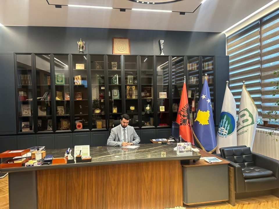 prof.-ekrem-maqedonci-emerohet-ushtrues-detyre-i-drejtorit-te-shml-“medreseja-alauddin”-–-prishtine
