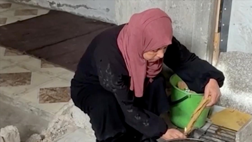 gjyshja-nga-gaza-perpiqet-te-kujdeset-per-17-niperit-e-mbesat-ne-kushte-te-veshtira