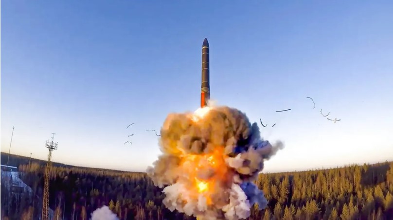 evropa-rifillon-debatet-per-armet-berthamore:-si-po-rishikohet-strategjia-perballe-kercenimit-rus-dhe-pasigurise-amerikane,-me-rolin-e-frances,-britanise-dhe-diskutimet-e-nato-s