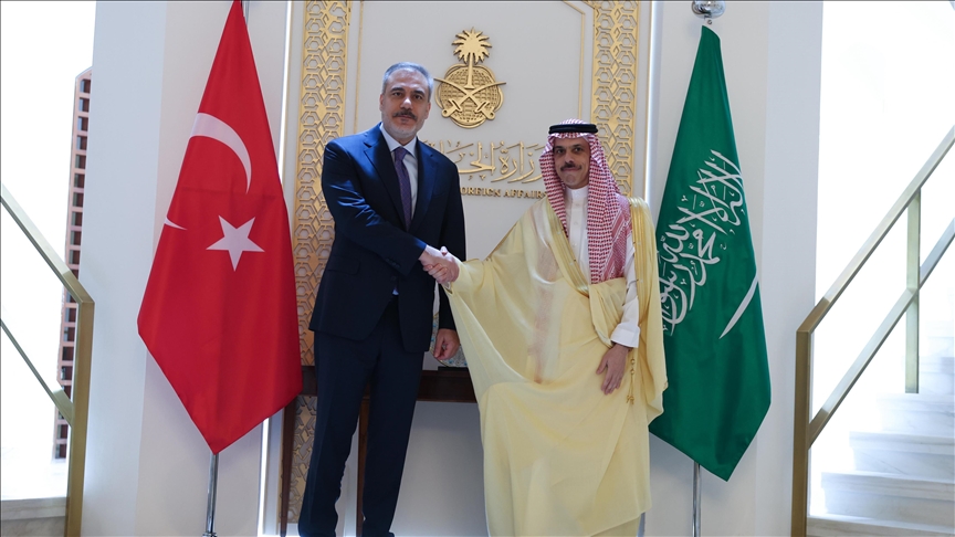 kryediplomati-turk-dhe-homologu-i-tij-saudit-diskutojne-per-ceshtjet-rajonale