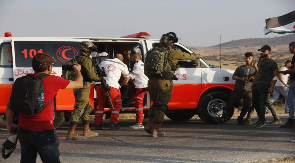 dy-te-plagosur-pas-perplasjes-se-nje-mjeti-ushtarak-izraelit-ne-jenin