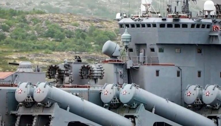 irani-dhe-rusia-zhvillojne-stervitje-te-perbashketa-ne-oqeanin-indian-dhe-detin-e-omanit,-rritet-presioni-mbi-teheranin