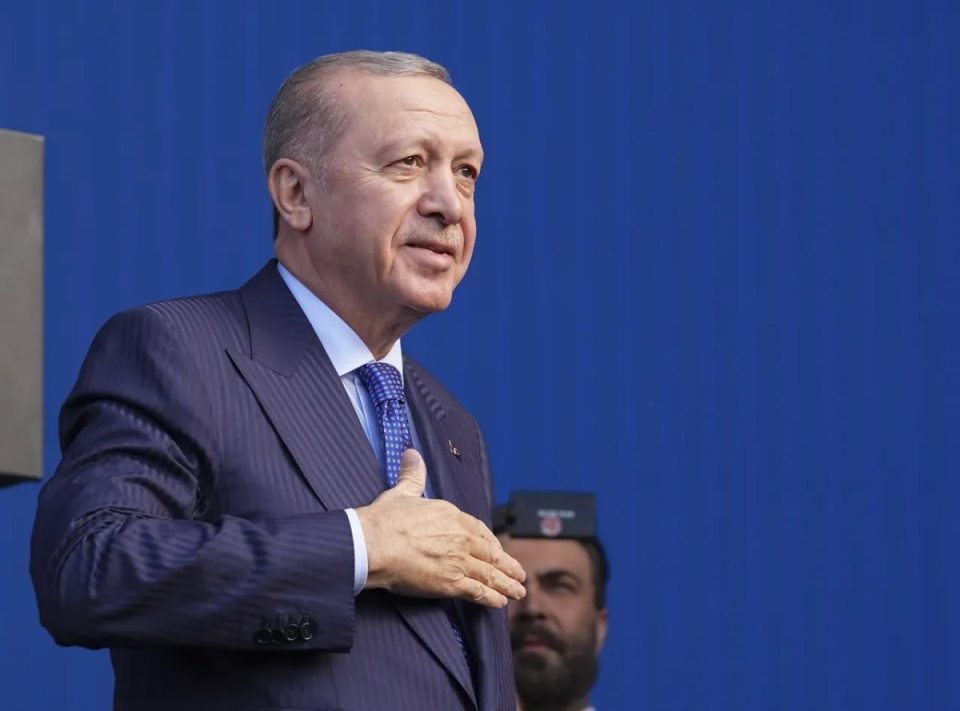 presidenti-turk-uron-kombin-dhe-boten-islame-per-muajin-e-ramazanit