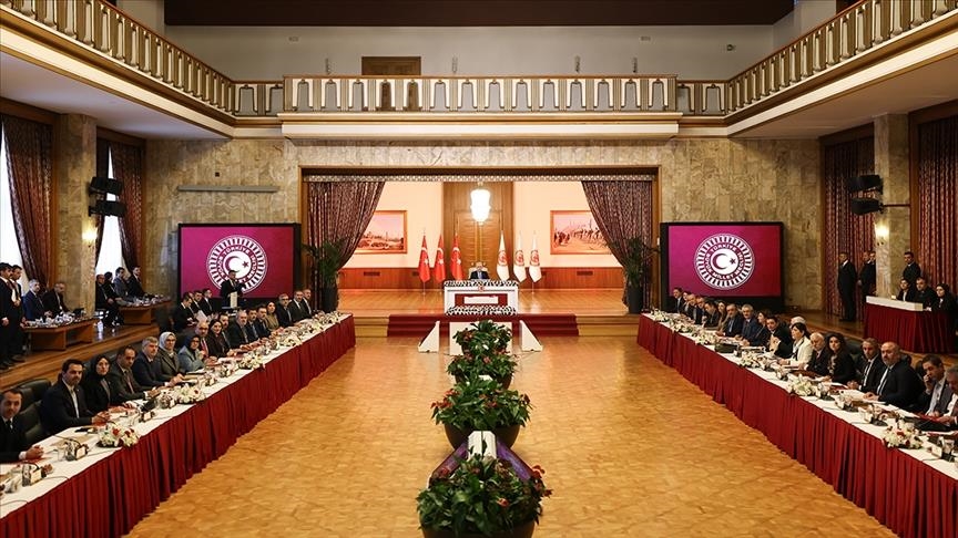 parlamenti-turk-miraton-raportin-e-komisionit-kombetar-te-solidaritetit,-vellazerise-dhe-demokracise