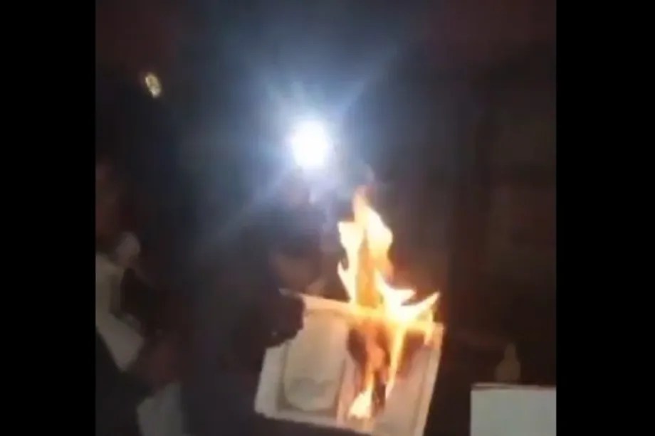 izraelitet-provokojne-serish,-djegin-kuranin-ne-prag-te-ramazanit…