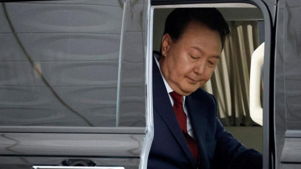 organizoi-kryengritjeje-dhe-shpalli-gjendjen-e-jashtezakonshme,-ish-presidenti-i-korese-se-jugut-denohet-me-burgim-te-perjetshem