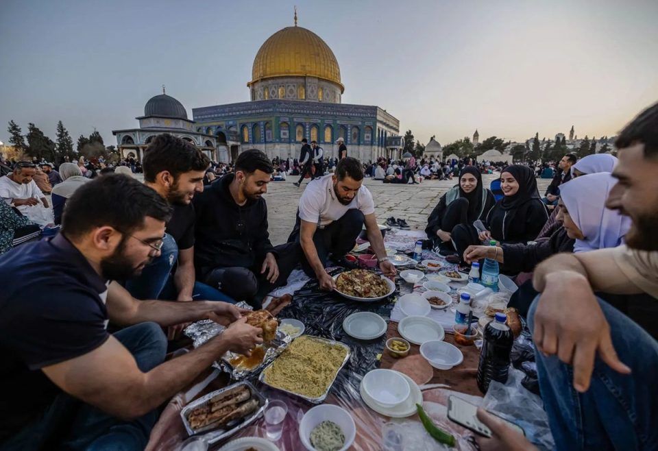 trump-uron-muajin-e-ramazanit-mes-kritikave-per-politikat-ndaj-myslimaneve