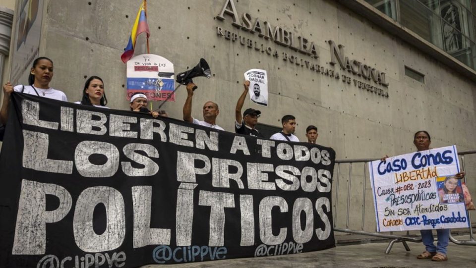 zgjerohet-amnistia-ne-venezuele,-gjykatat-lirojne-379-te-burgosur-politike!
