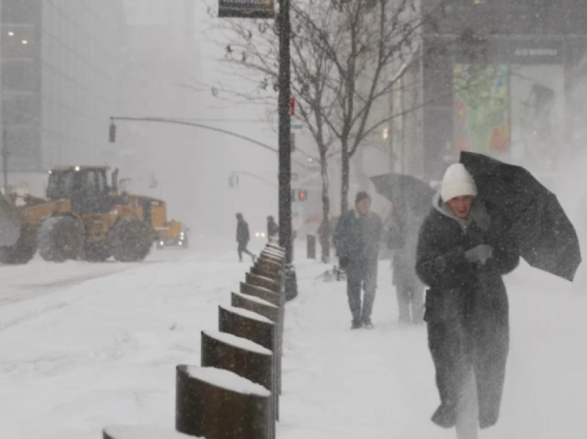 stuhia-e-fuqishme-dimerore-godet-verilindjen-e-shba-se,-new-york-ndalon-udhetimet