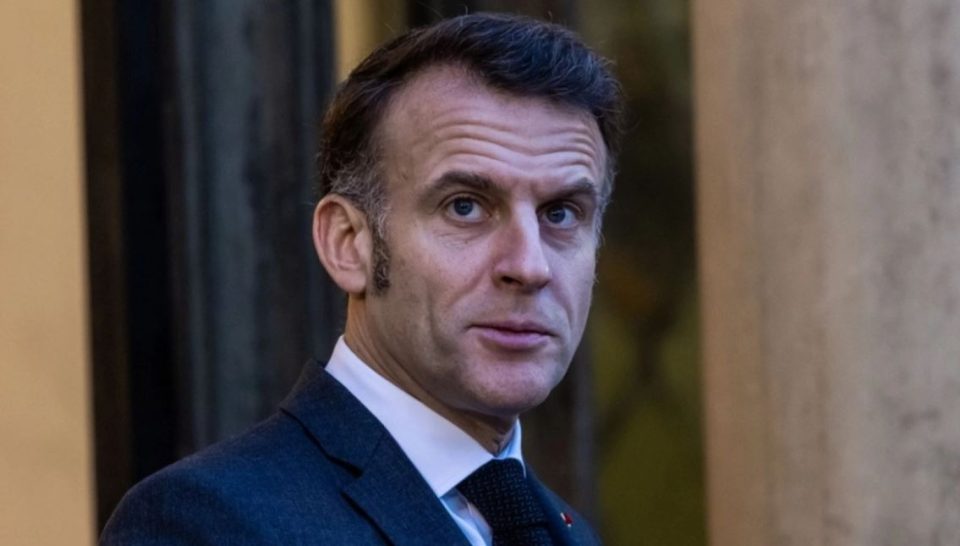 lufta-ne-ukraine-ben-4-vite,-macron:-rusia-nuk-deshiron-nje-zgjidhje-paqesore!-von-der-leyen:-evropa-nuk-do-terhiqet-deri-ne-fund