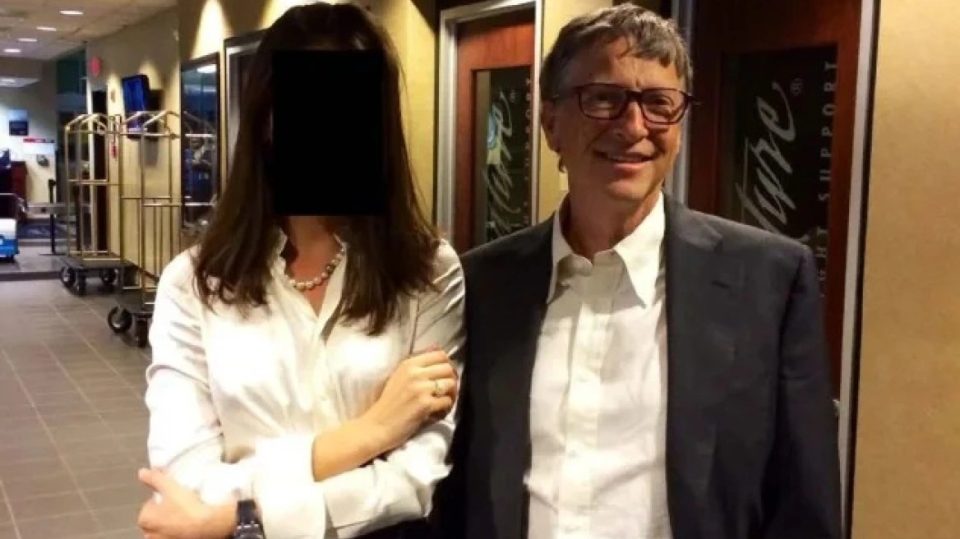 “epstein”:-dorezohet-bill-gates