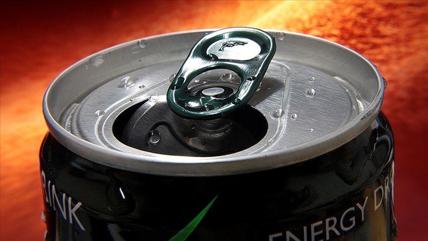 spanja-do-te-ndaloje-shitjen-e-pijeve-energjike-per-personat-nen-16-vjec
