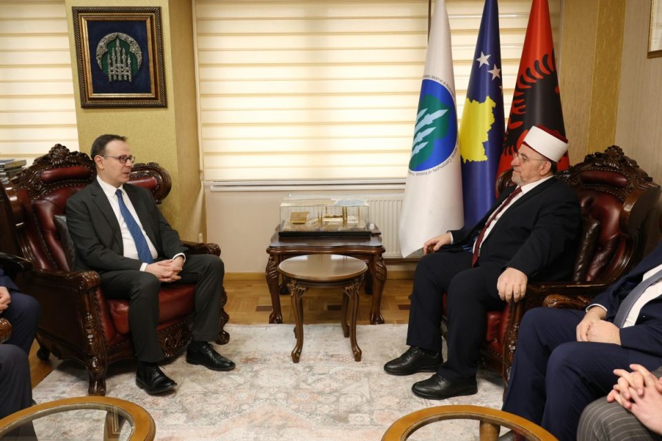 ternava-takon-ambasadorin-e-turqise,-tunc-angili