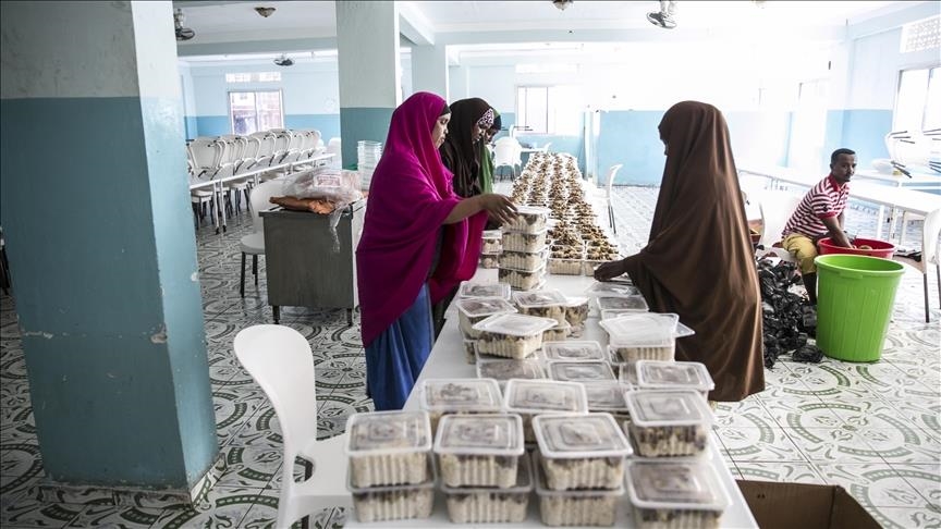 fondacioni-turk-tdv-shperndan-ndihma-ushqimore-per-8.250-familje-ne-somali