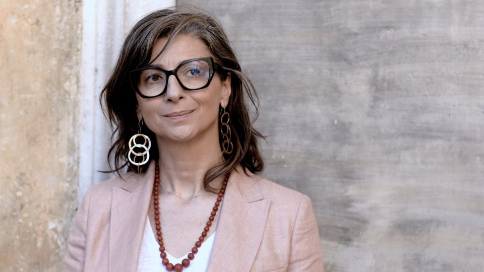 familja-e-raportueses-se-okb-se,-francesca-albanese,-padit-administraten-trump-per-sanksionet