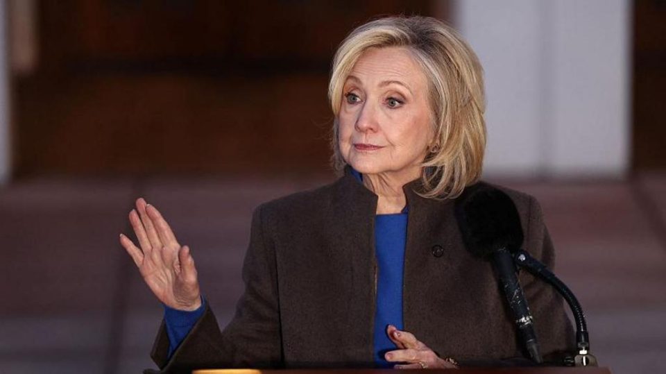 hillary-clinton:-“nuk-kisha-asnje-dijeni”-per-krimet-e-jeffrey-epstein