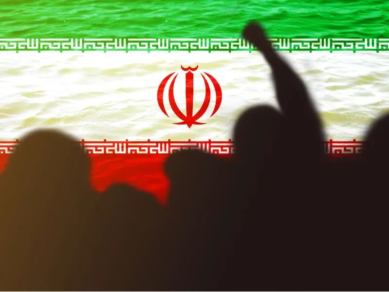 kina-u-ben-thirrje-qytetareve-te-saj-ne-iran-te-largohen-nga-vendi