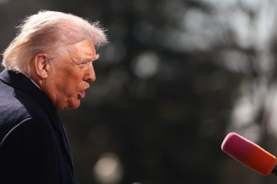 trump:-sulmet-ndaj-iranit-do-te-vazhdojne-deri-ne-arritjen-e-“te-gjitha-objektivave”