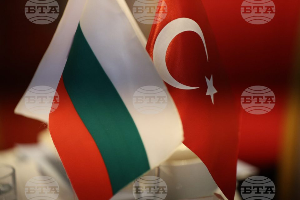 kryediplomati-turk-fidan-zhvillon-bisedime-me-homologen-e-tij-bullgare-neynsky