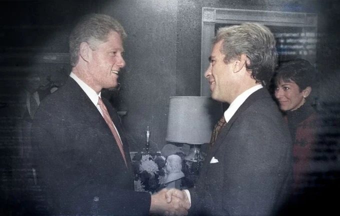 publikohen-videot-e-deshmive-te-bill-clintonit-e-hillary-clintonit-lidhur-me-epsteinin