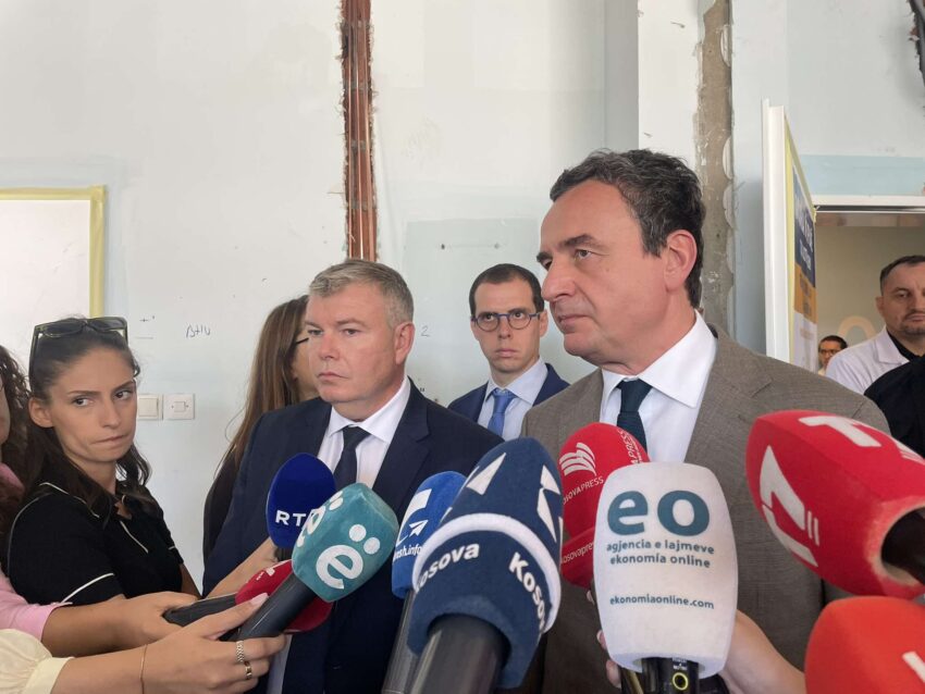 kurti-vazhdon-konsultimet-per-presidentin,-takohet-me-abdixhikun-ne-kuvend